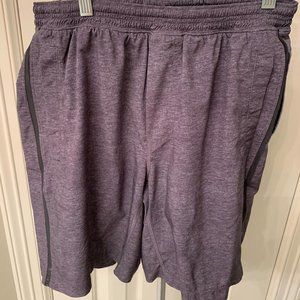 Mens Lululemon Pace Breaker 9" shorts Large